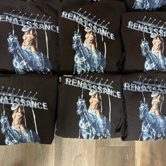 Beyoncé Official Renaissance World Tour Crewneck Sweatshirt Lot Of 12 Size Large - Picture 6 of 11
